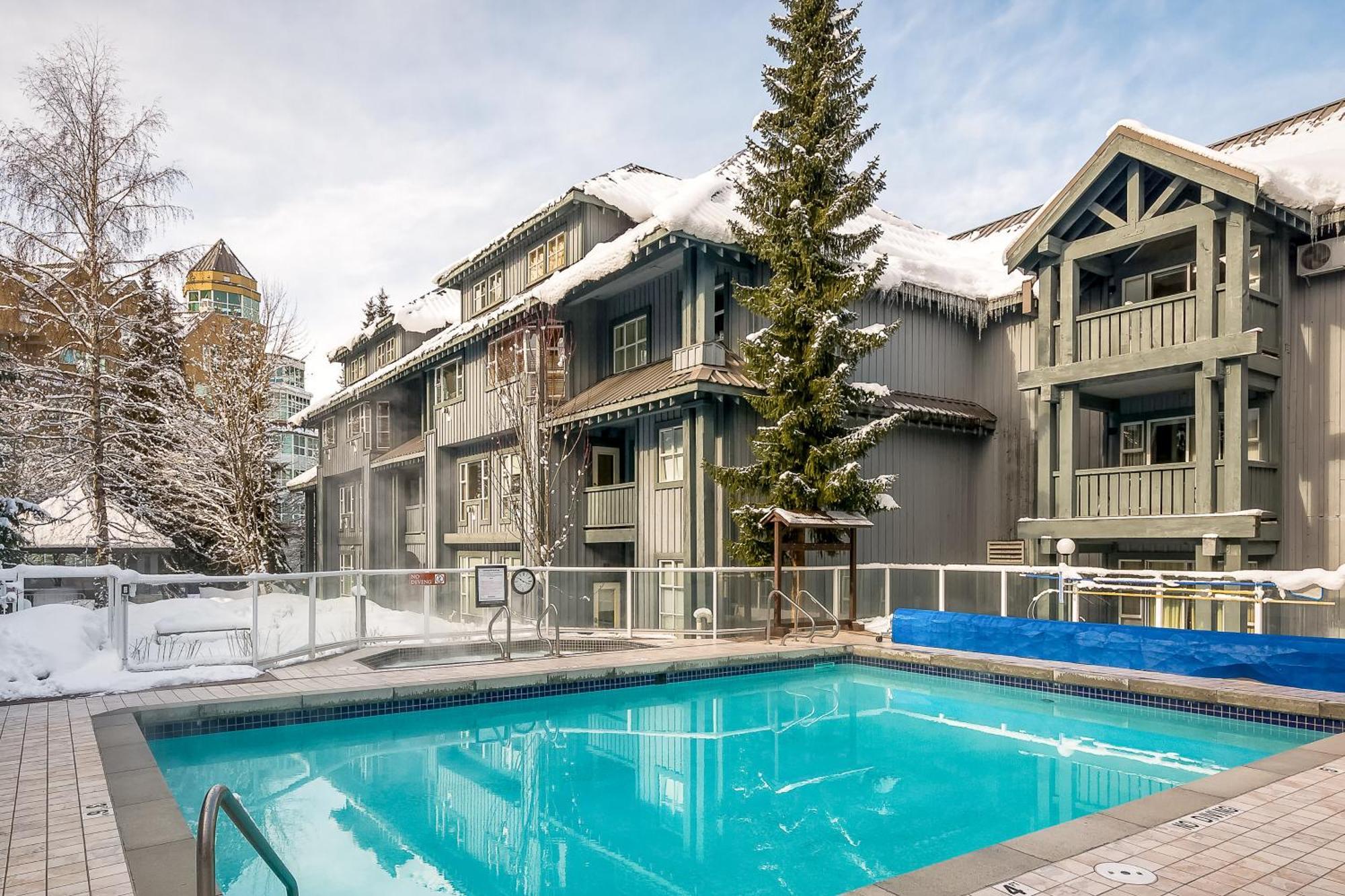 Glacier Lodge Вістлер Екстер'єр фото